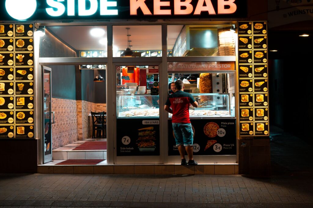 Tani kebab w Opolu: ranking miejsc z dużymi porcjami w dobrej cenie